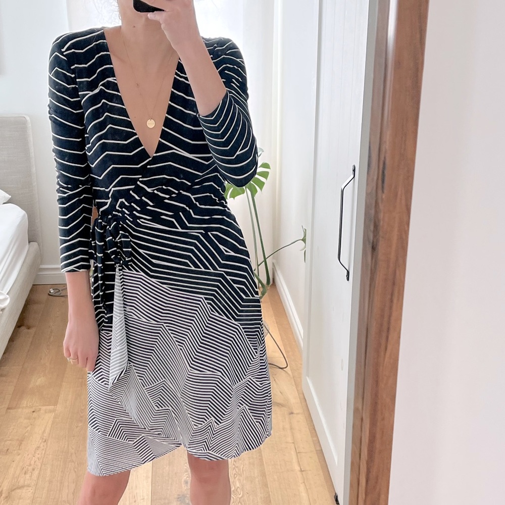 BCBGMaxAzria wrap dress navy size XS